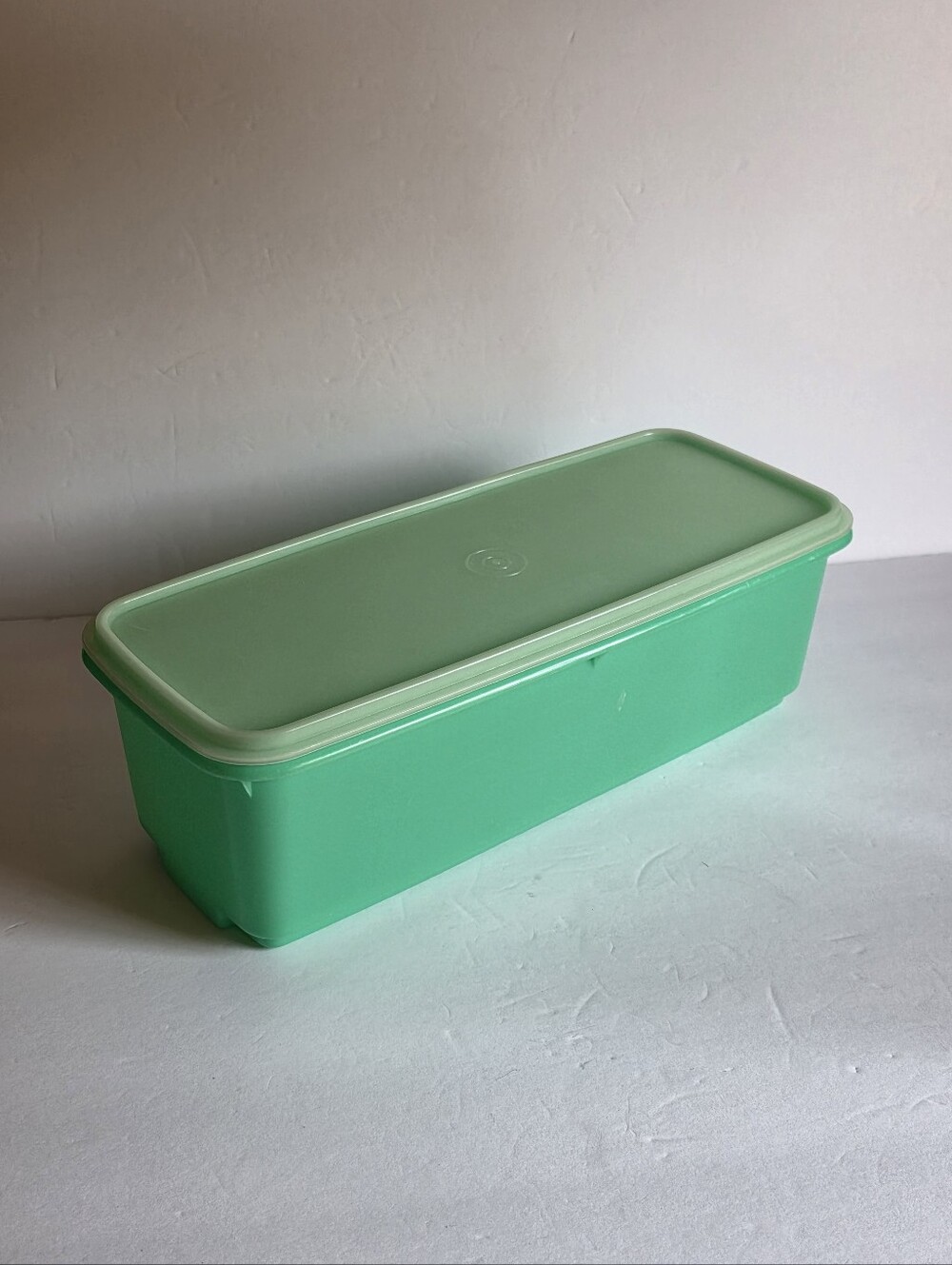 Tupperware 782-6 Jadeite Green Vtg. Celery Refrigerator Keeper with Lid and Grid